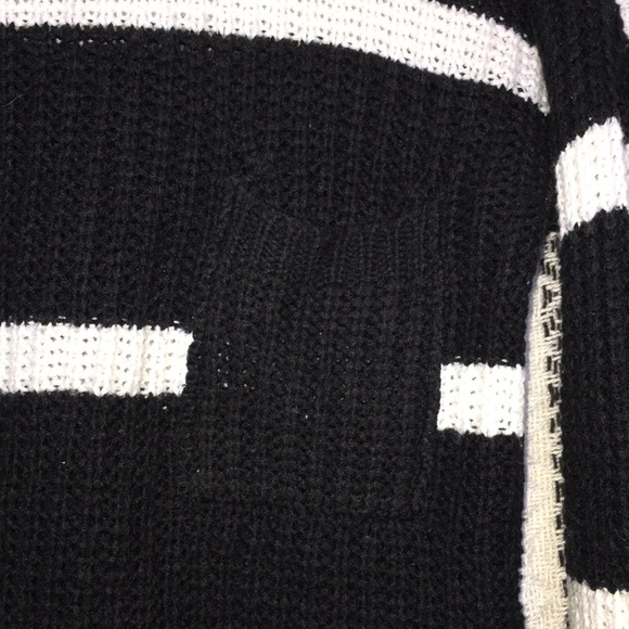 •Knitted long sleeve• - Picture 3 of 5
